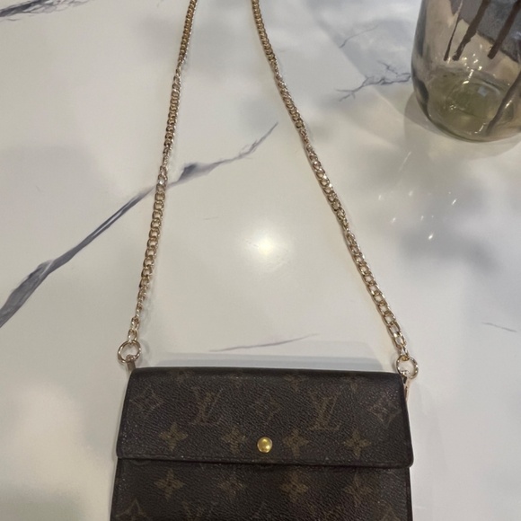 Authentic Louis Vuitton Long wallet with chain - Picture 8 of 9